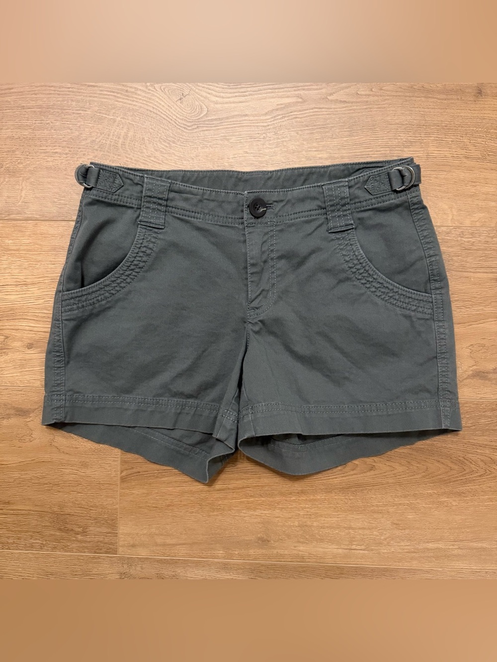 NWOT Athleta Women’s Utility Hiking Shorts Sage/Olive Green Color Mid-Rise Sz. 0